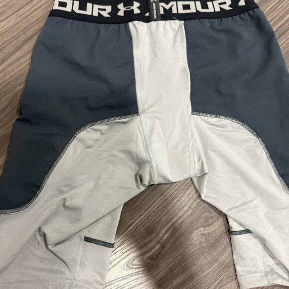 *Reserved* Bundle - Under Armour, Levi's, Plaid (MISC) - Picture 2 of 6